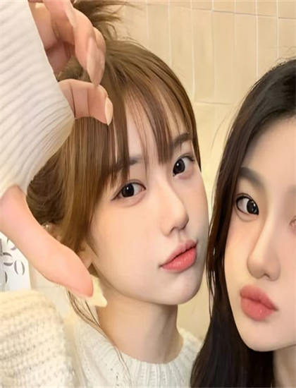 表演艺术解析：朋友感恩节的经济的利益冲突与阶级差异 理解表演与导演的配合